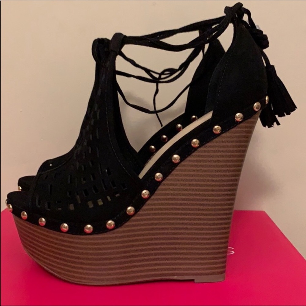 Shoedazzle Yves Laser Cut Wedges - Picture 6 of 6